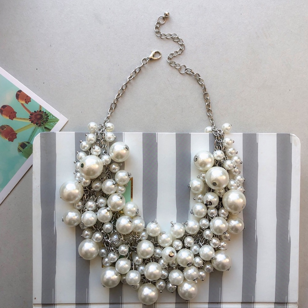 Pearl statement necklace. - Picture 3 of 7